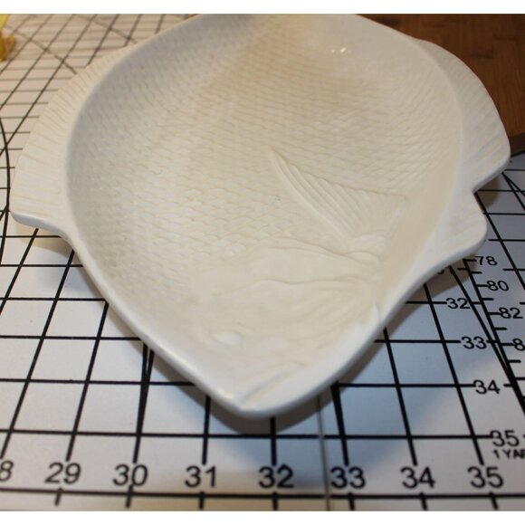 White Porcelain Fish Shaped Serving Platter Finely Detailed Made In Japan - Picture 4 of 6